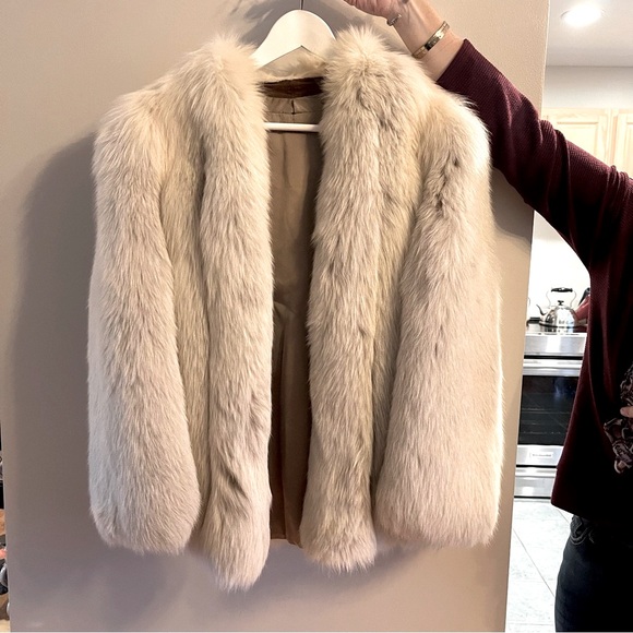 Custom Genuine Vintage Arctic Fox Fur Coat - Excellent Condition, Well Cared For - Picture 2 of 13